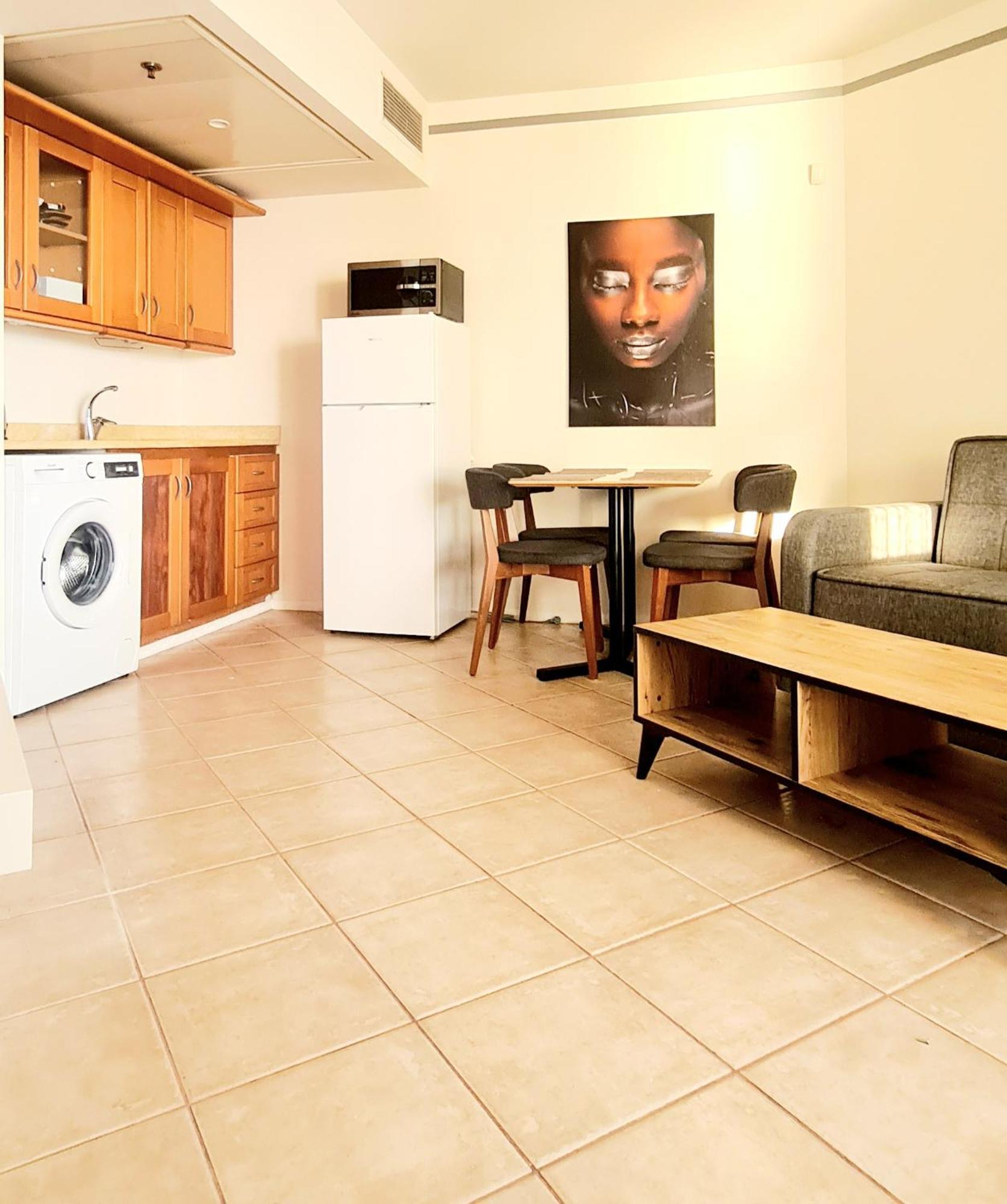 Go To Apartments In Leonardo بات يام المظهر الخارجي الصورة
